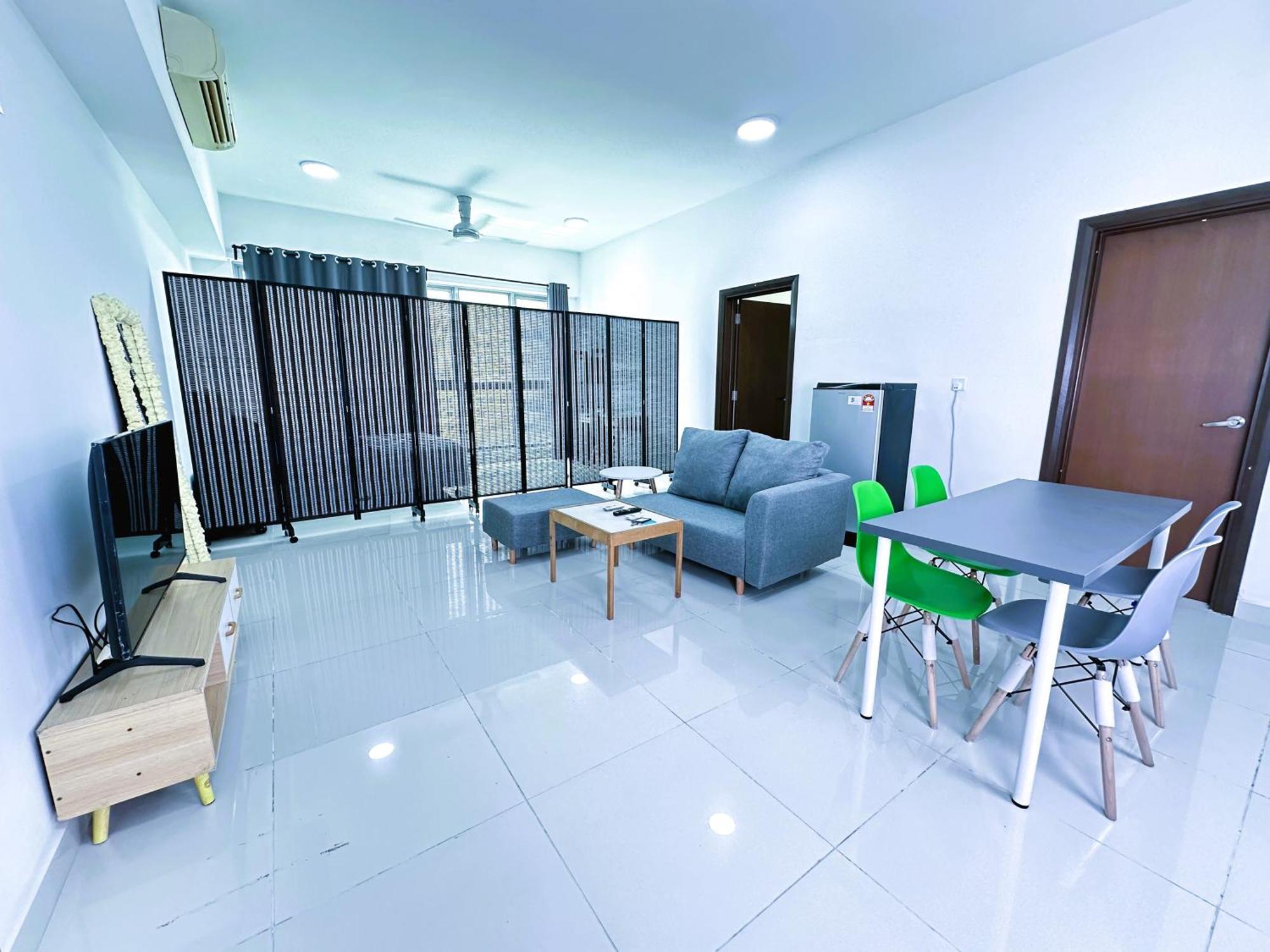 Regalia Sky Pool 1bedr 1br Service