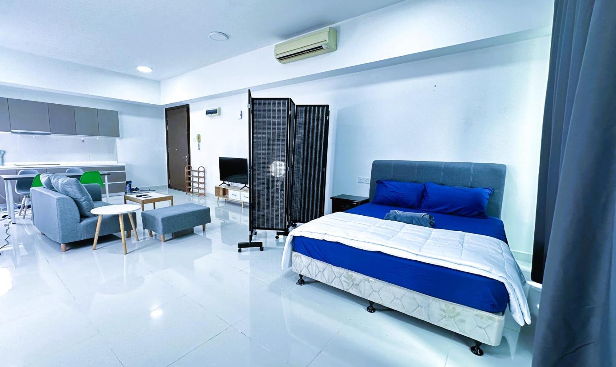Regalia Sky Pool 1bedr 1br Service