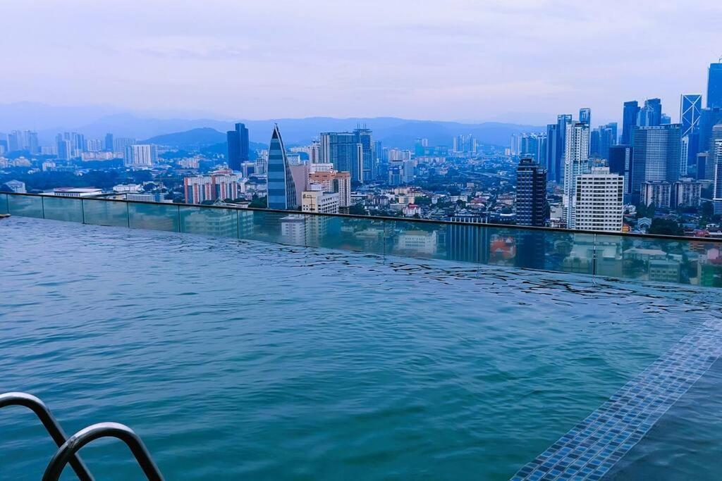 Regalia Sky Pool 1bedr 1br Service